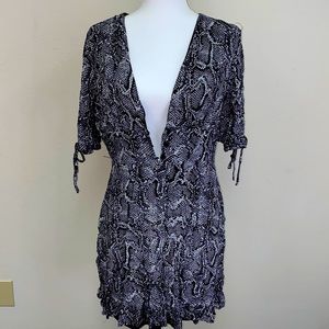 Snake print black-and-white dress